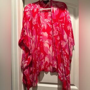 Nwot’s Floral Red and Pink Kimono. Karen Kane